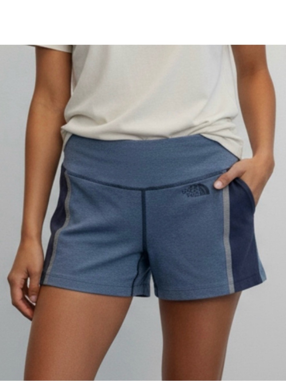 The North Face Blue Stretch Active Shorts Women’s M Nylon Blend Training Hiking